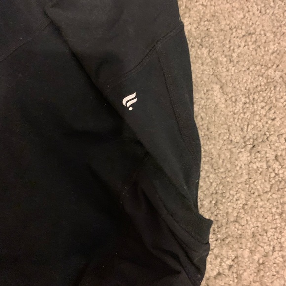 Fabletics leggings - Picture 2 of 4